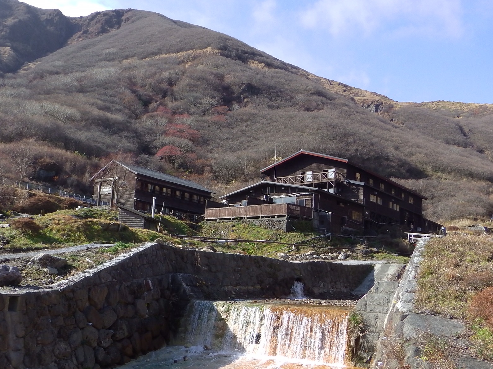 法華院温泉 ほっけいんおんせん 1270m 九州最高所の温泉が堪能できる山小屋 阿蘇 九重 ヤマレコ