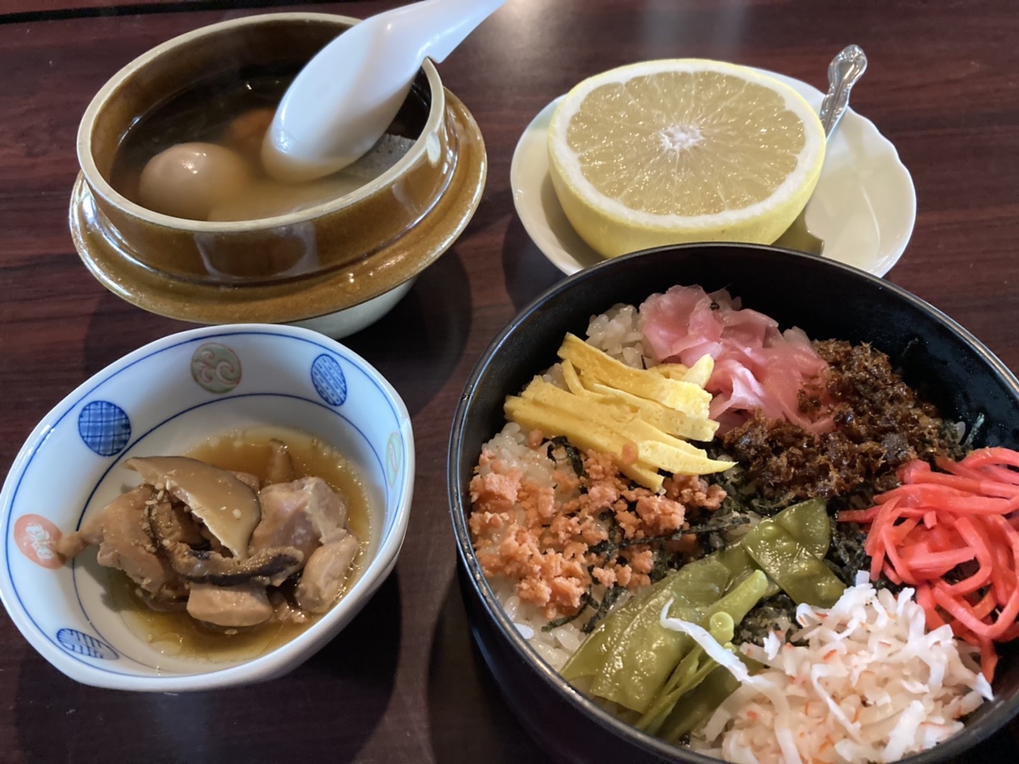 "餓鬼岳小屋:夕食の一例"