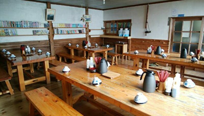 "八峰キレット小屋:食堂"