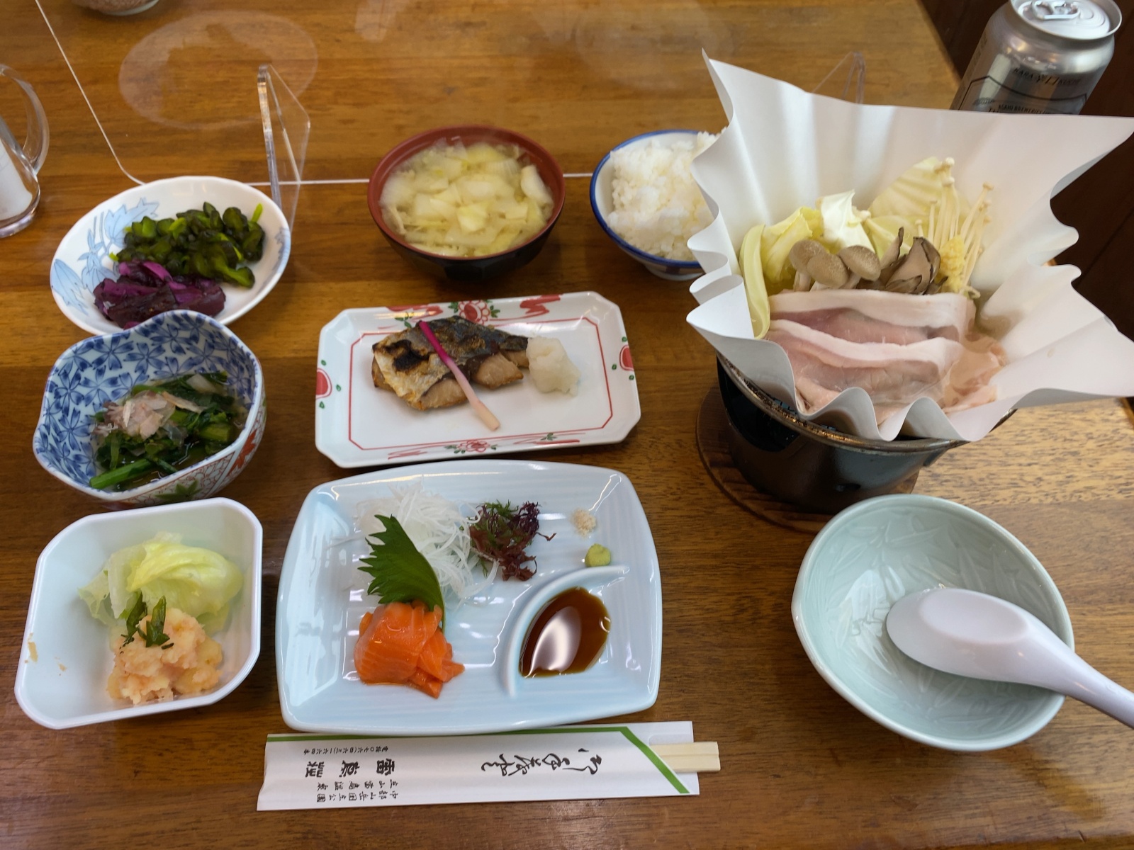 "雷鳥荘:夕食の一例"