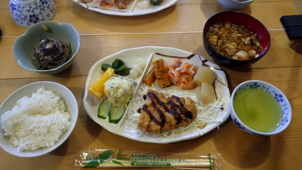 "黒部五郎小舎:夕食の一例"