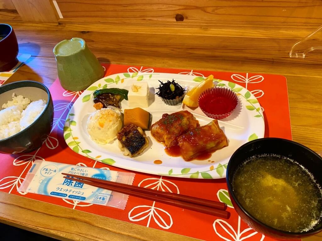 "塩見小屋:夕食の一例"