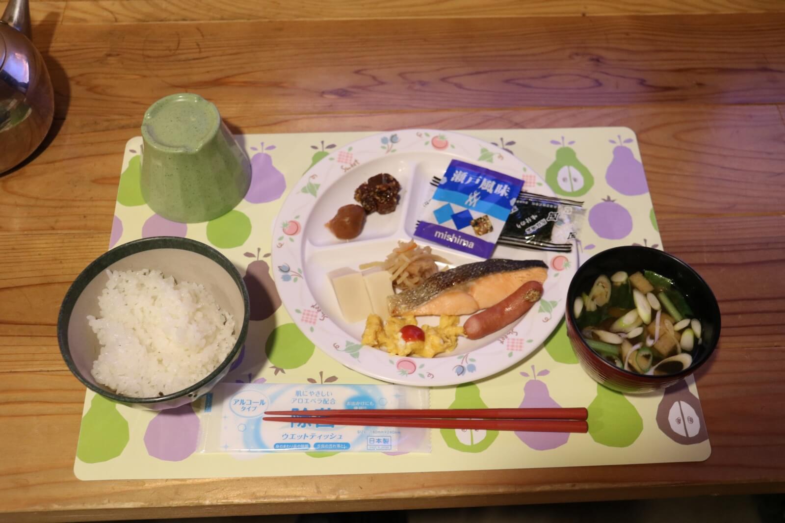 "塩見小屋:朝食の一例"