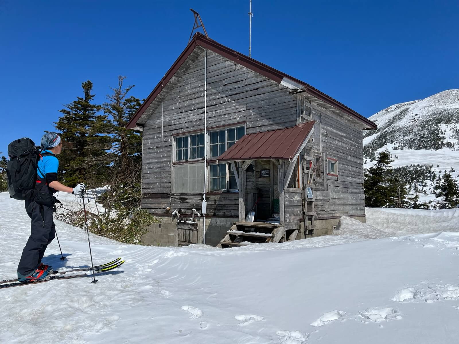 "仙人岱避難小屋"