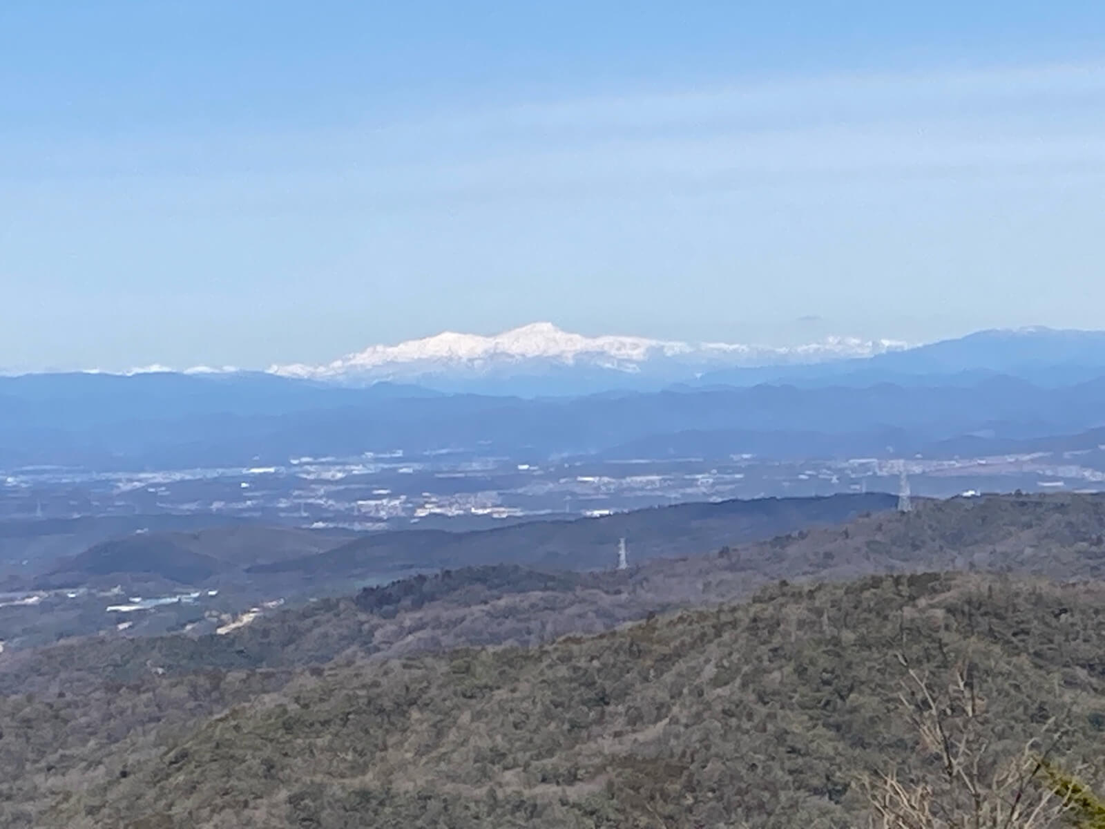 "猿投山山頂から白山を望む"